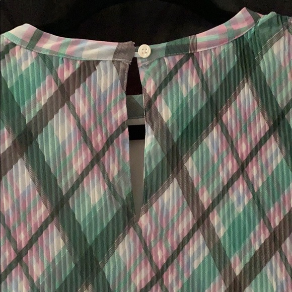 Ann Taylor • Plaid Flutter Sleeve Top - Picture 8 of 9